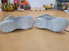 Dětské boty Essy - téměř nové - 2