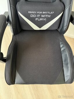 Zánovní herní židle k pc Fury avanger - 2