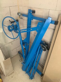 Zvedák na sádrokarton - 2