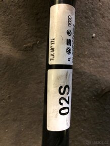 Poloosa pravá VW T6.1 7LA407272 - 2