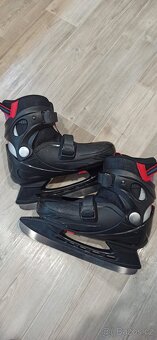 Chlapecké rostoucí brusle 36-40 - 2
