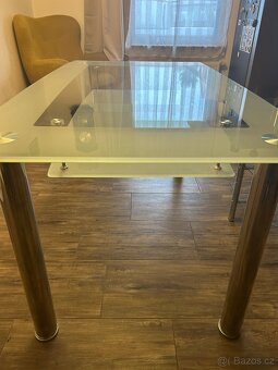 Velký skleněný stůl a skleněný stolek - 2