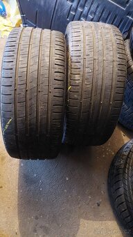225/40R18 - 2