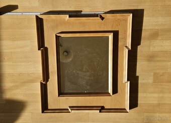 Zrcadlo s dřevěným rámem cca 57x52 cm - 2