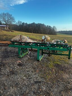 Podavaci stul válečkový dopravník Stipacka - 2