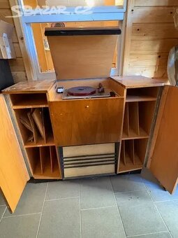 Gramoskříň Supraphon z 50. let - 2