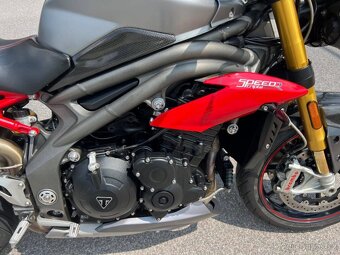 Triumph Speed Triple R - 2