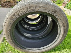 Michelin pilot sport 4 , 235/45 R18 - 2