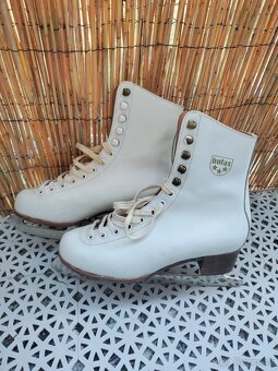Dámské klasické bílé brusle Botas 25 - 2