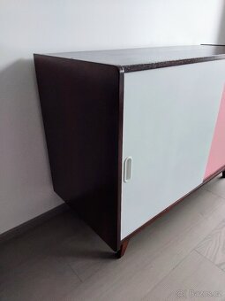 Komoda Jiroutek  U-452 - 2