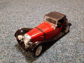 Model bburago 1:18 Jaguar SS100 Targa florio - 2