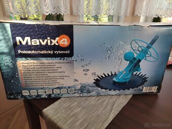 Poloautomatický vysavač bazénu Mavix 4. - 2