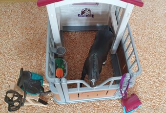 Schleich Box pro koně s doplňky - 2