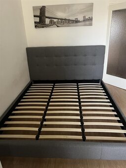 Prodám čalouněnou postel 180x200cm, cena 2 500 Kč. - 2