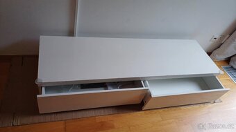Skříňky na zeď a pod TV - 2