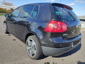 Prodám výměním vw golf 5 1.9tdi 77kw rok 2007 ,auto jezdí pě - 2