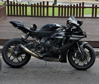 Yamaha YZF R1 2024 - 2