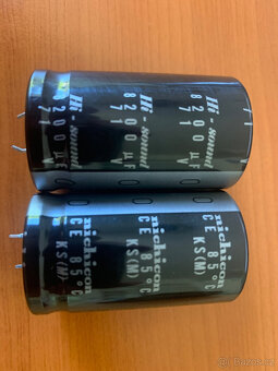 8200 uF/71V - NichFitrační kondenzátory do zesilovačů 2ks - 2