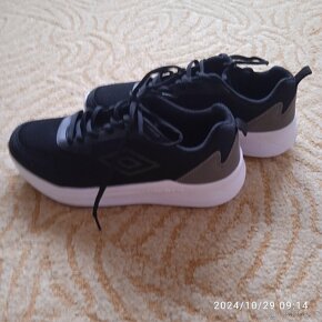 nové tenisky značky umbro - 2