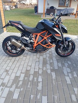KTM 1290 SUPERDUKE R - 2
