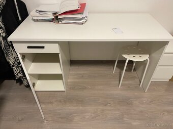 Psací stůl a komoda - 2