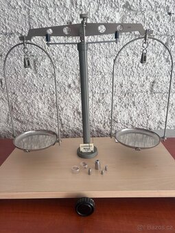 Laboratorní váhy - 2