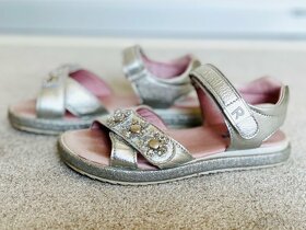Dívčí elegantní sandály Richter - stříbrné v. 30 - 2