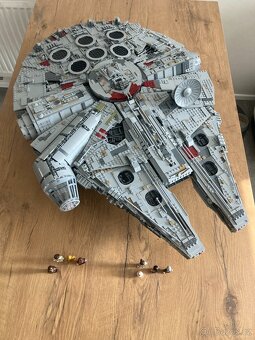LEGO Star Wars 75192 Millennium Falcon - 2