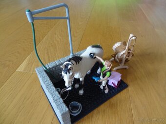 Schleich 42104 Mycí kout pro koně - 2