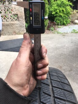 215/45/16 zimní - 2