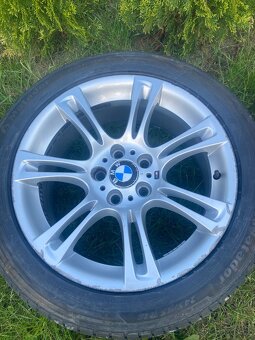 Originální alu kola na bmw 5 se zánovními pneu - 2
