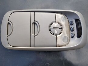 Kia Sorento - vnitřní osvětlení + přihrádka - 2