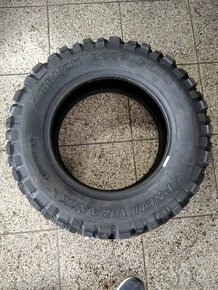Pneu 205/70/R15 - 2