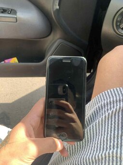 iPhone SE 2020 - 2