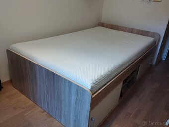 Postel 125x205 cm s úložným prostorem ve výborném stavu - 2