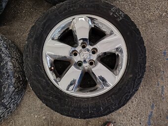 Kola Dodge RAM 1500DS - 2