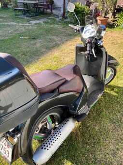 Prodám skútr Aprilia Scarabeo 150 - 2