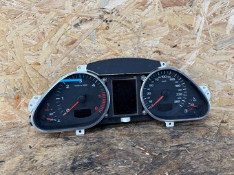 PŘÍSTROJOVÁ DESKA AUDI A6 4F 3.0 TDI 171KW AUTOMAT - 2
