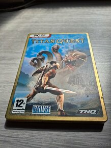 Titan Quest Steelbook zlatý PC hra pro sběratele - 2