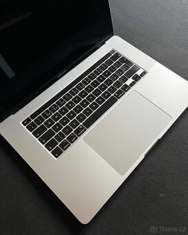 Macbook Pro 16 2019 i9/1TB/16GB/5500M - Top stav - 2