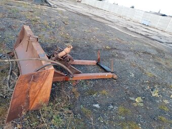 Přední lžíce Zetor - 2