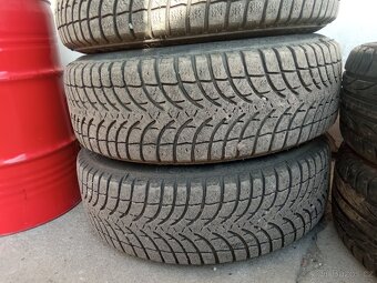 Prodám 2ks zimních pneu 195/65 R15 - 2