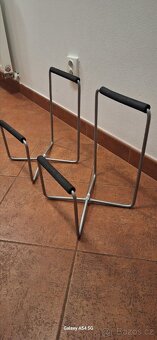 Stojany na reprobedny. - 2