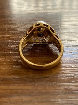 Zlatý dámský prsten s perlou - 2