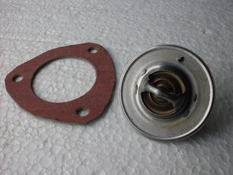 Prodám termostat + těsnění pro Š1000 - 130 - 2