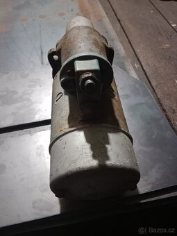 Startér na Zetor URI - 2