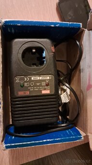 Nabíječka Ryobi a baterie - 2