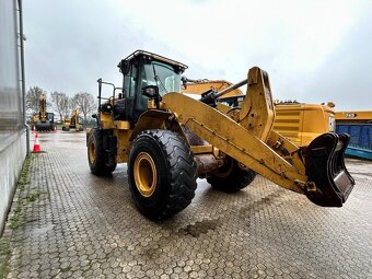 Kolový nakladač CAT 950M - 2