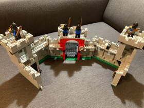 Lego sada 6073 Knights castle KOMPLETNÍ - 2