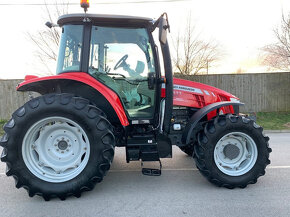Traktor Massey Ferguson 5611 - 2
